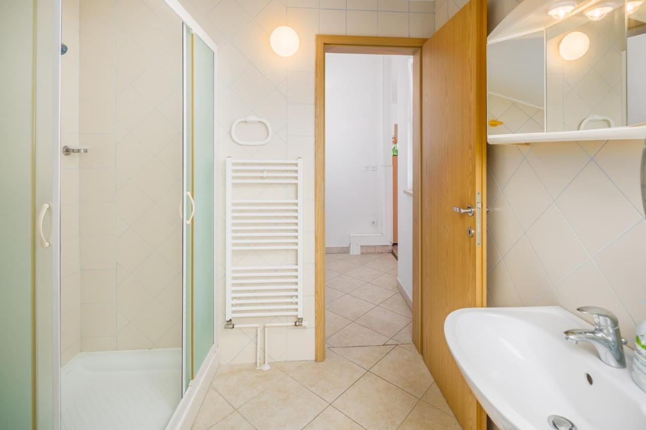 Appartement Sea Star With Stunning Sea View à Poreč Extérieur photo